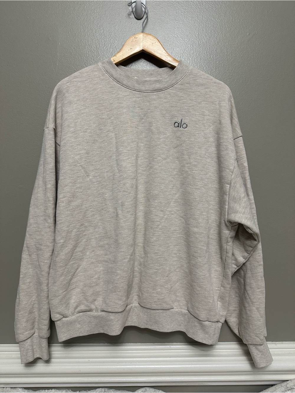 ALO heathered tan crewneck sweatshirt Sz M